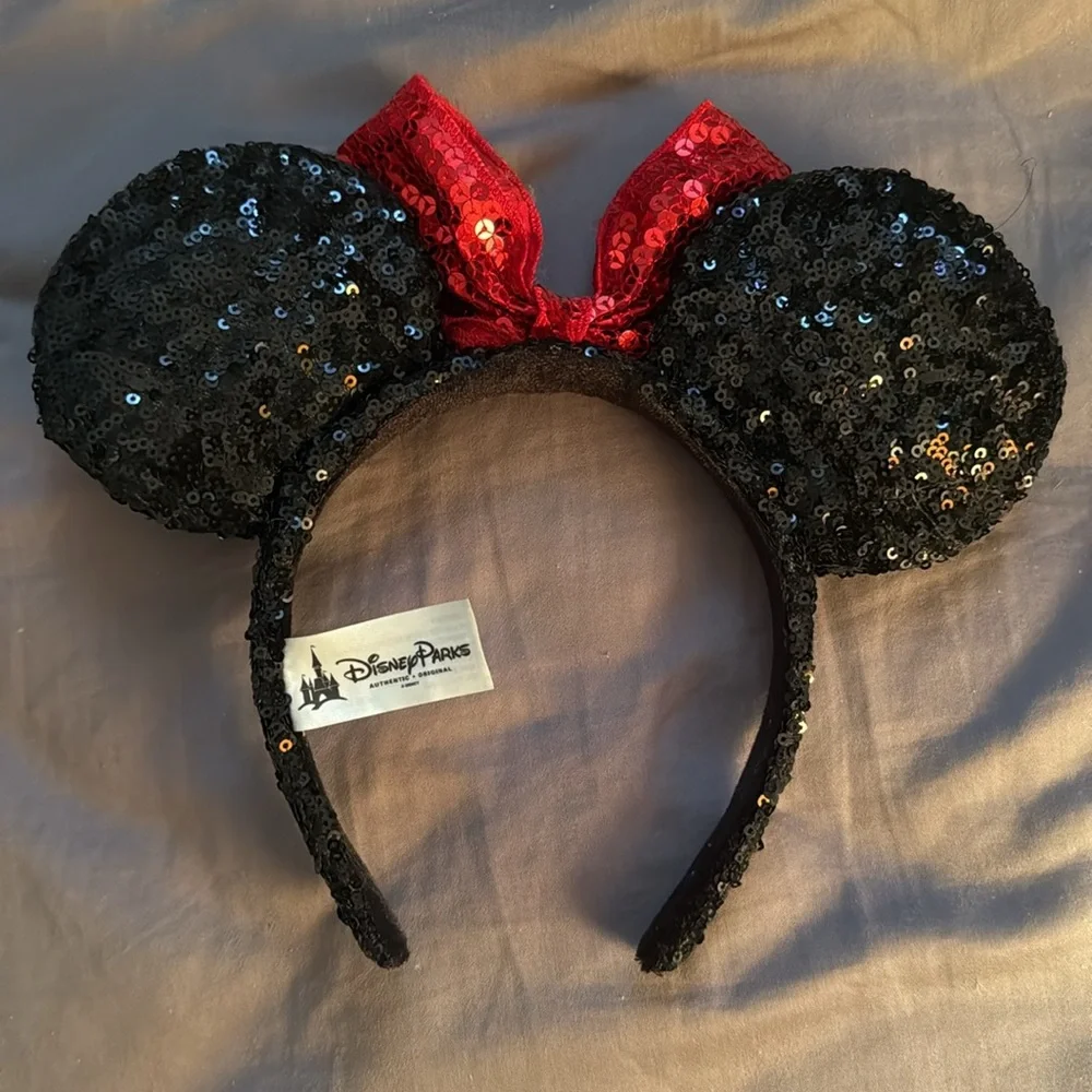 Minnie Mouse Disney sequined Headband Ears like new!